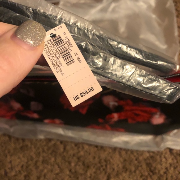 Flower Victoria Secret Overnight bag, super cute!! - Picture 2 of 3